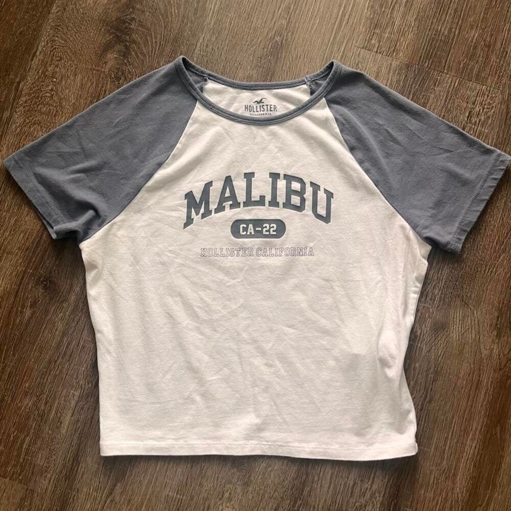 Hollister Women's T-shirt
